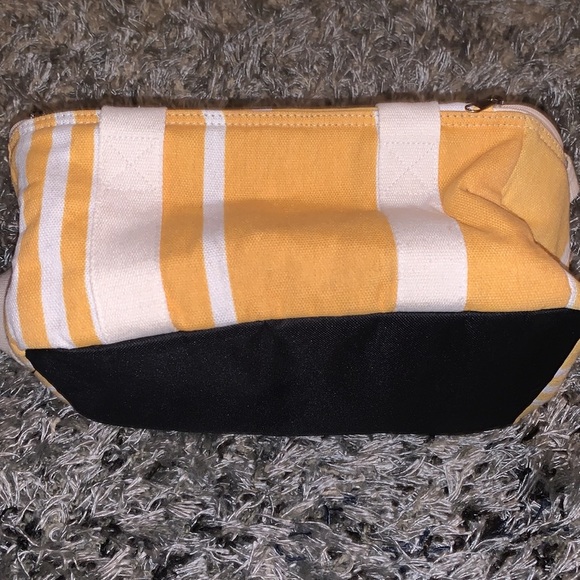 Business & Pleasure co. Holiday Cooler - Picture 12 of 16